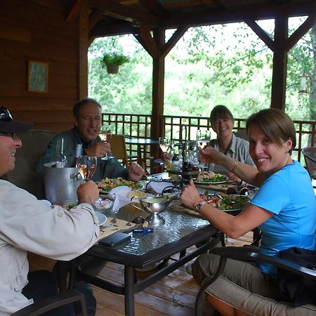 Auberge De La Riviere Matapedia - Matapedia River Lodge Routhierville Екстериор снимка