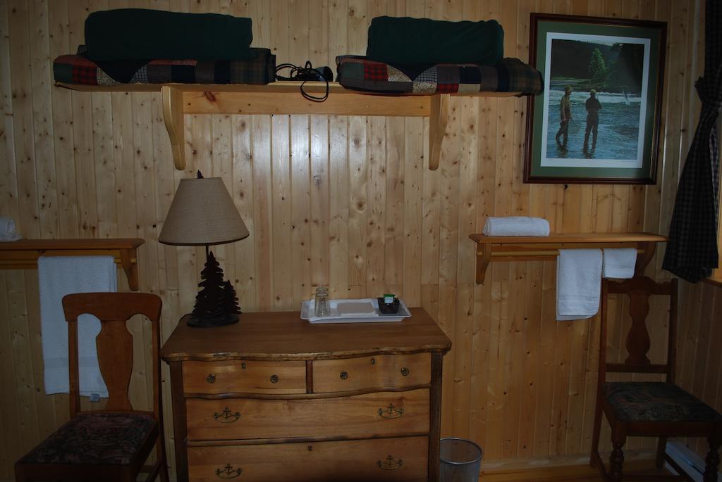 Auberge De La Riviere Matapedia - Matapedia River Lodge Routhierville Стая снимка