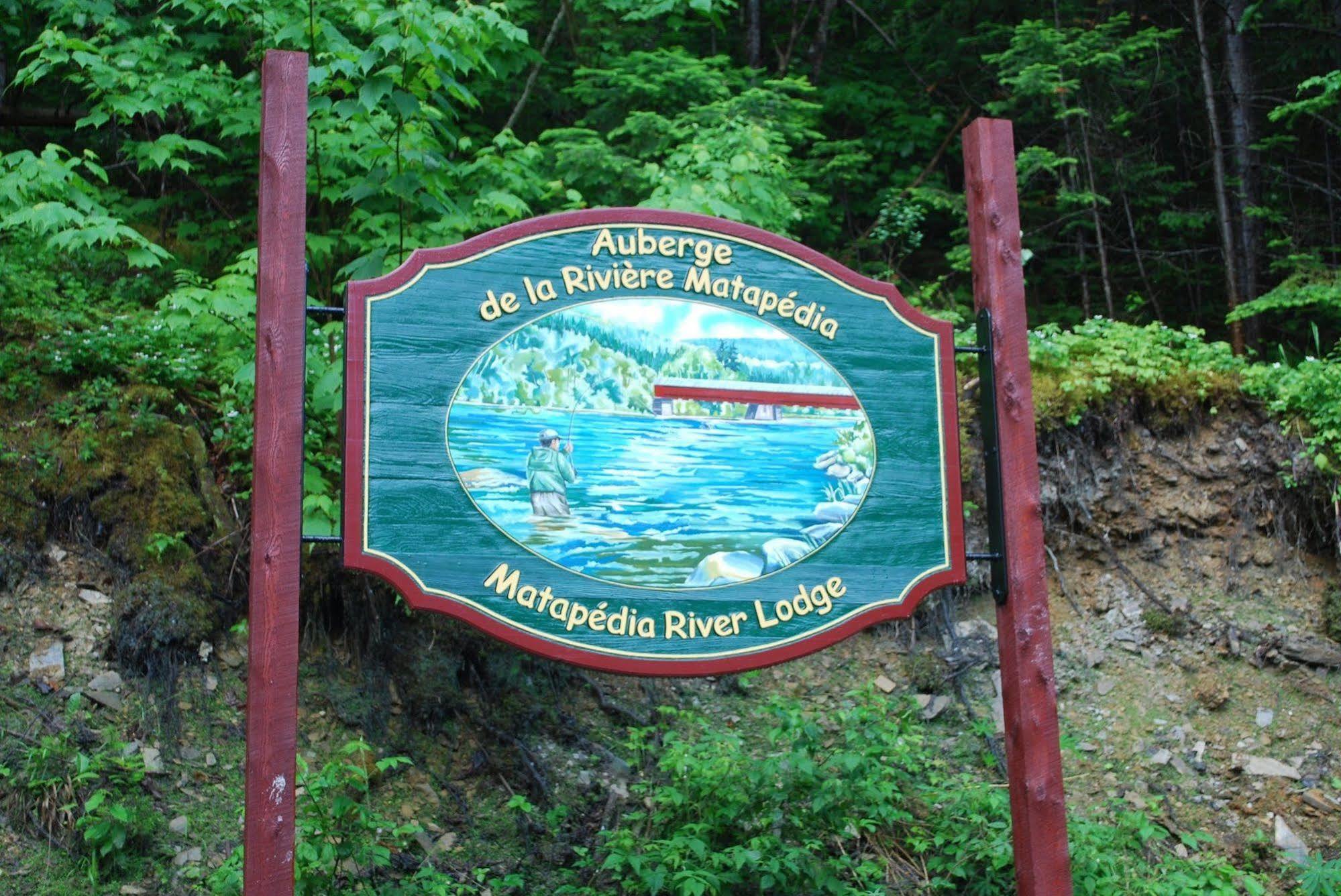 Auberge De La Riviere Matapedia - Matapedia River Lodge Routhierville Екстериор снимка