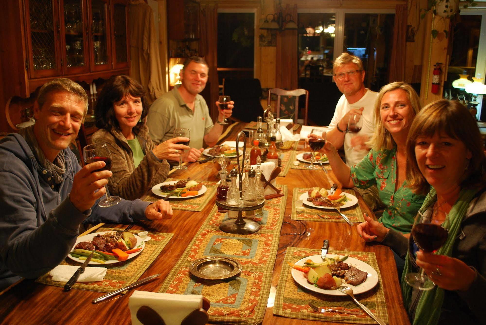 Auberge De La Riviere Matapedia - Matapedia River Lodge Routhierville Екстериор снимка