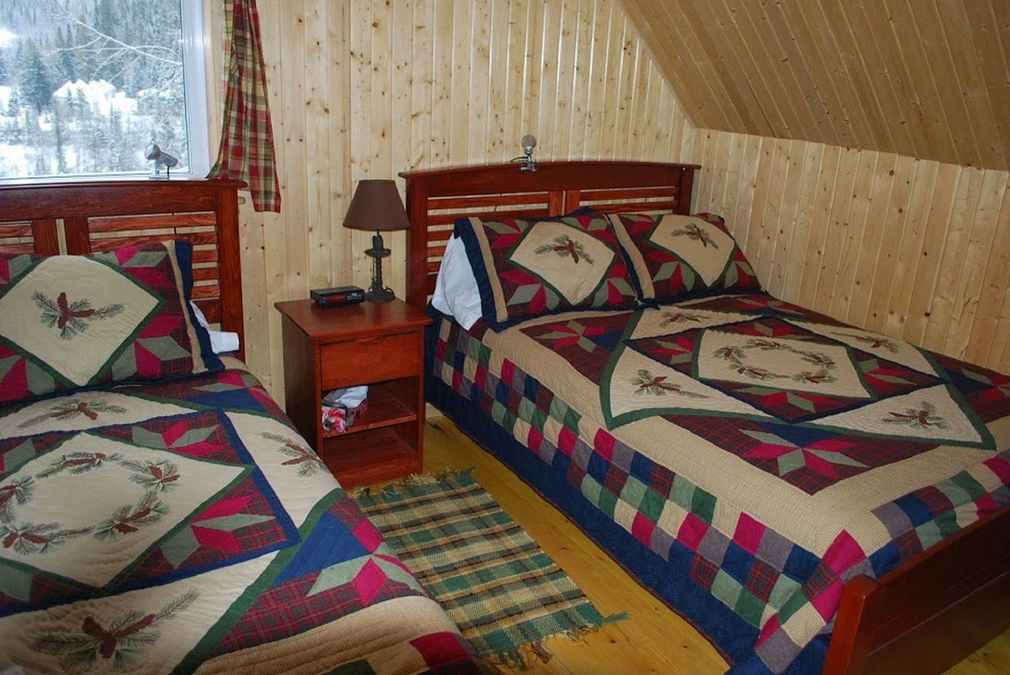 Auberge De La Riviere Matapedia - Matapedia River Lodge Routhierville Екстериор снимка