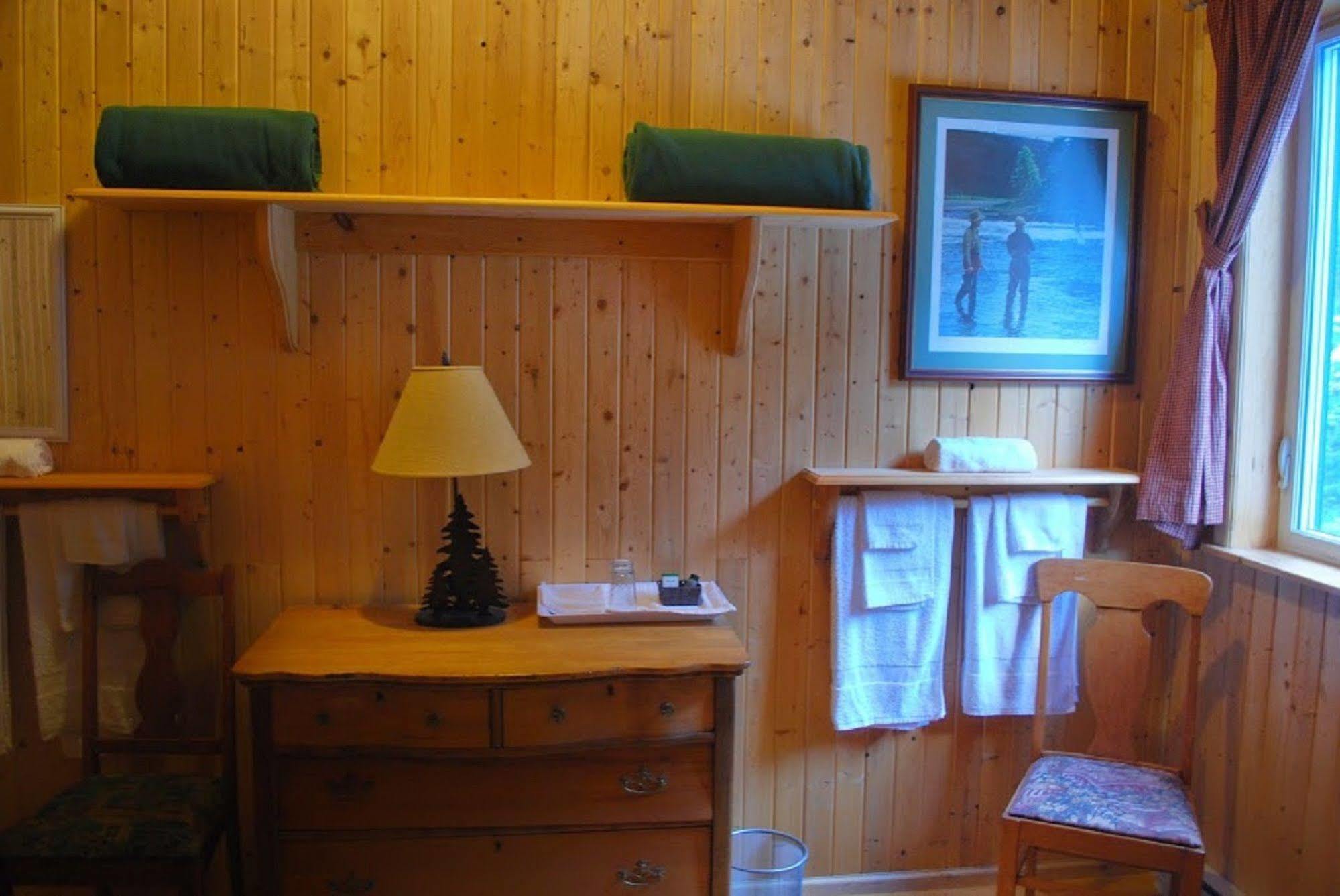 Auberge De La Riviere Matapedia - Matapedia River Lodge Routhierville Екстериор снимка
