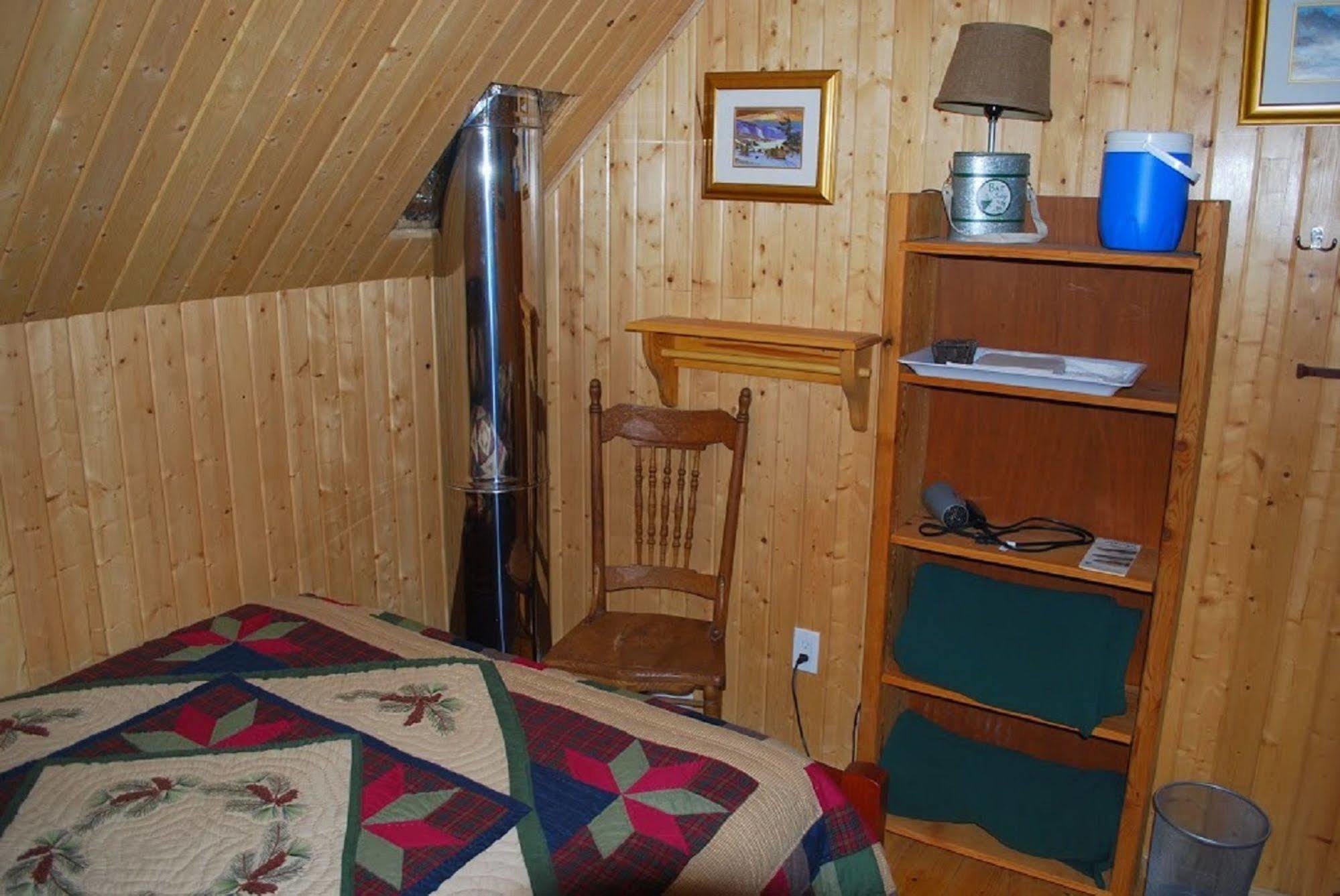 Auberge De La Riviere Matapedia - Matapedia River Lodge Routhierville Екстериор снимка